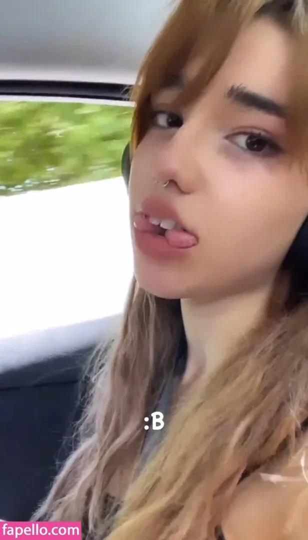 Arielle Maxine Onlyfans Photo Gallery 