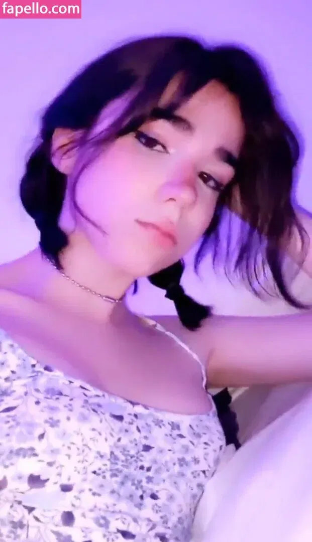 Arielle Maxine Onlyfans Photo Gallery 