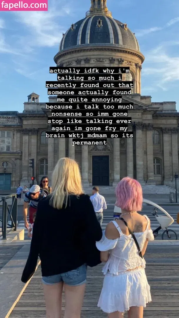 Arielle Maxine Onlyfans Photo Gallery 