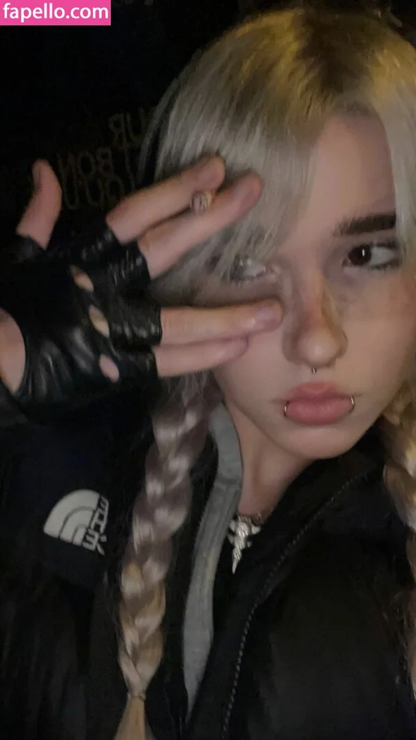 Arielle Maxine Onlyfans Photo Gallery 