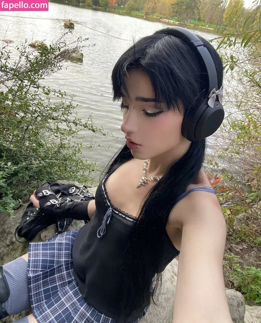 Arielle Maxine Onlyfans Photo Gallery 