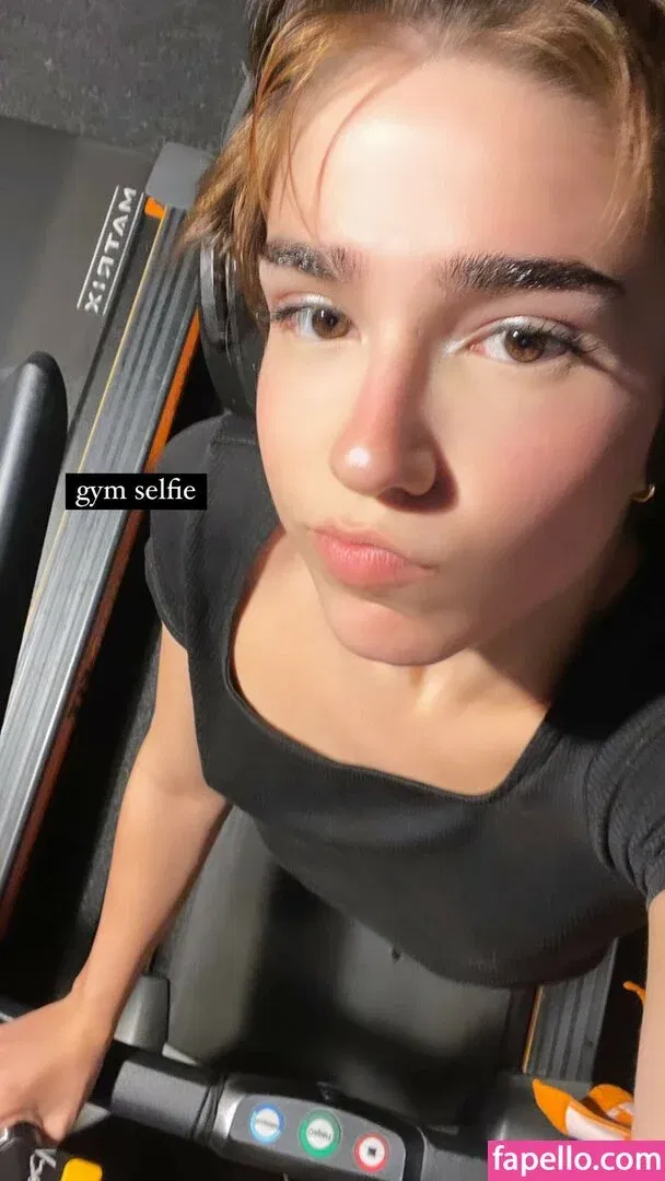 Arielle Maxine Onlyfans Photo Gallery 