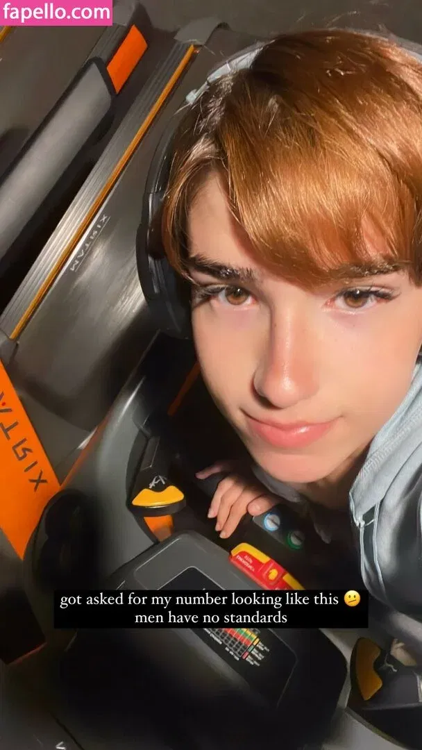 Arielle Maxine Onlyfans Photo Gallery 