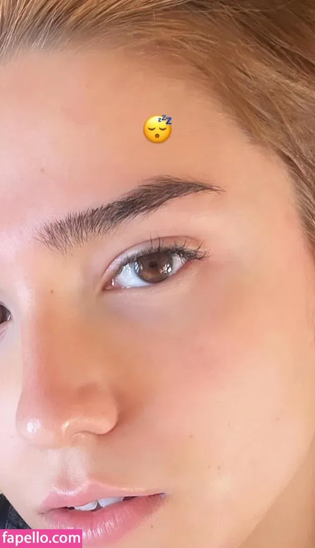 Arielle Maxine Onlyfans Photo Gallery 