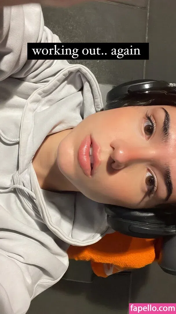 Arielle Maxine Onlyfans Photo Gallery 