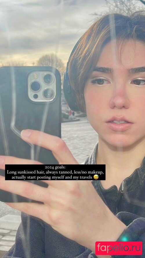 Arielle Maxine Onlyfans Photo Gallery 