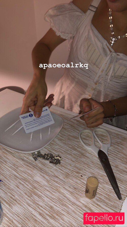 Arielle Maxine Onlyfans Photo Gallery 