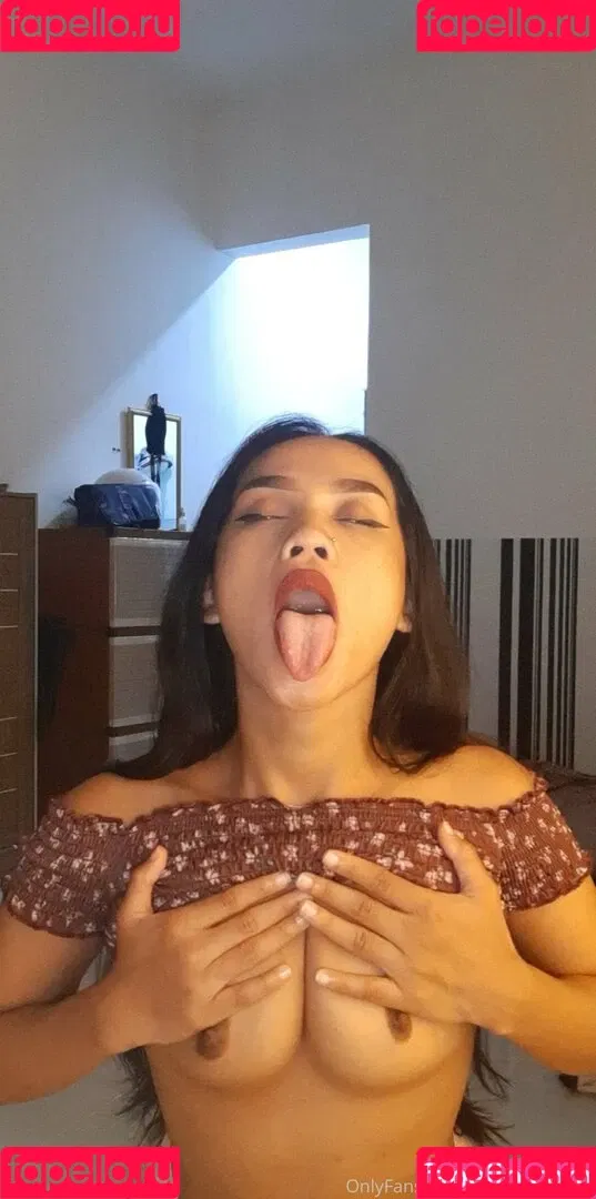 yourbabygirl23 Onlyfans Photo Gallery 