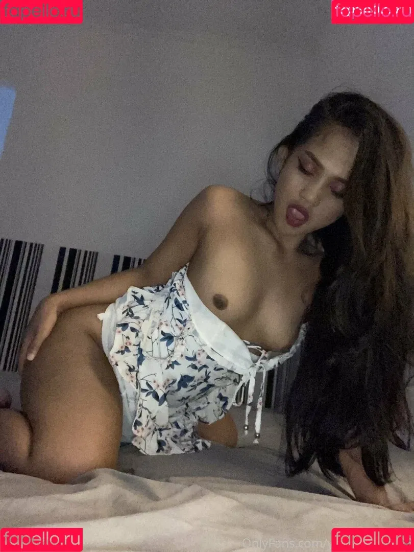 yourbabygirl23 Onlyfans Photo Gallery 