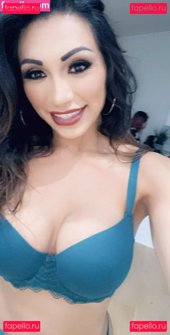 Jessy Dubai Onlyfans Photo Gallery 