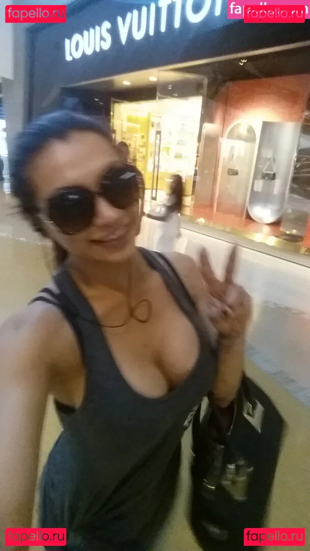 Jessy Dubai Onlyfans Photo Gallery 