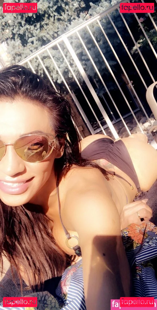 Jessy Dubai Onlyfans Photo Gallery 