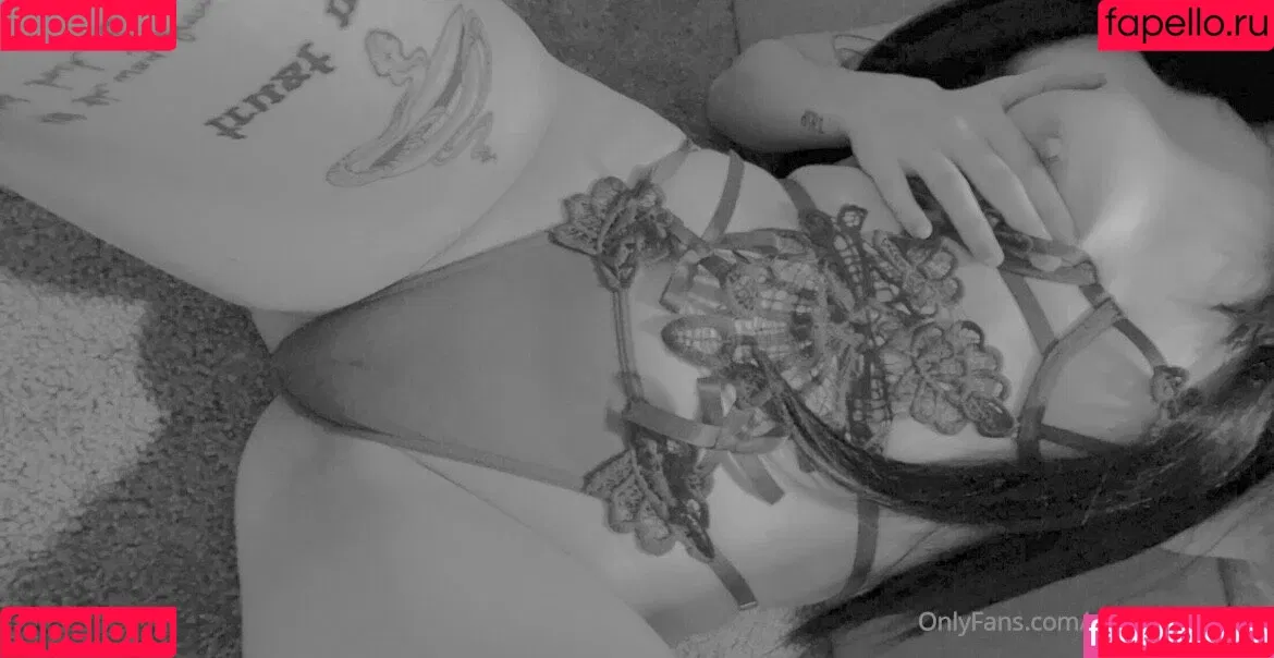 Mary Juana Onlyfans Photo Gallery 