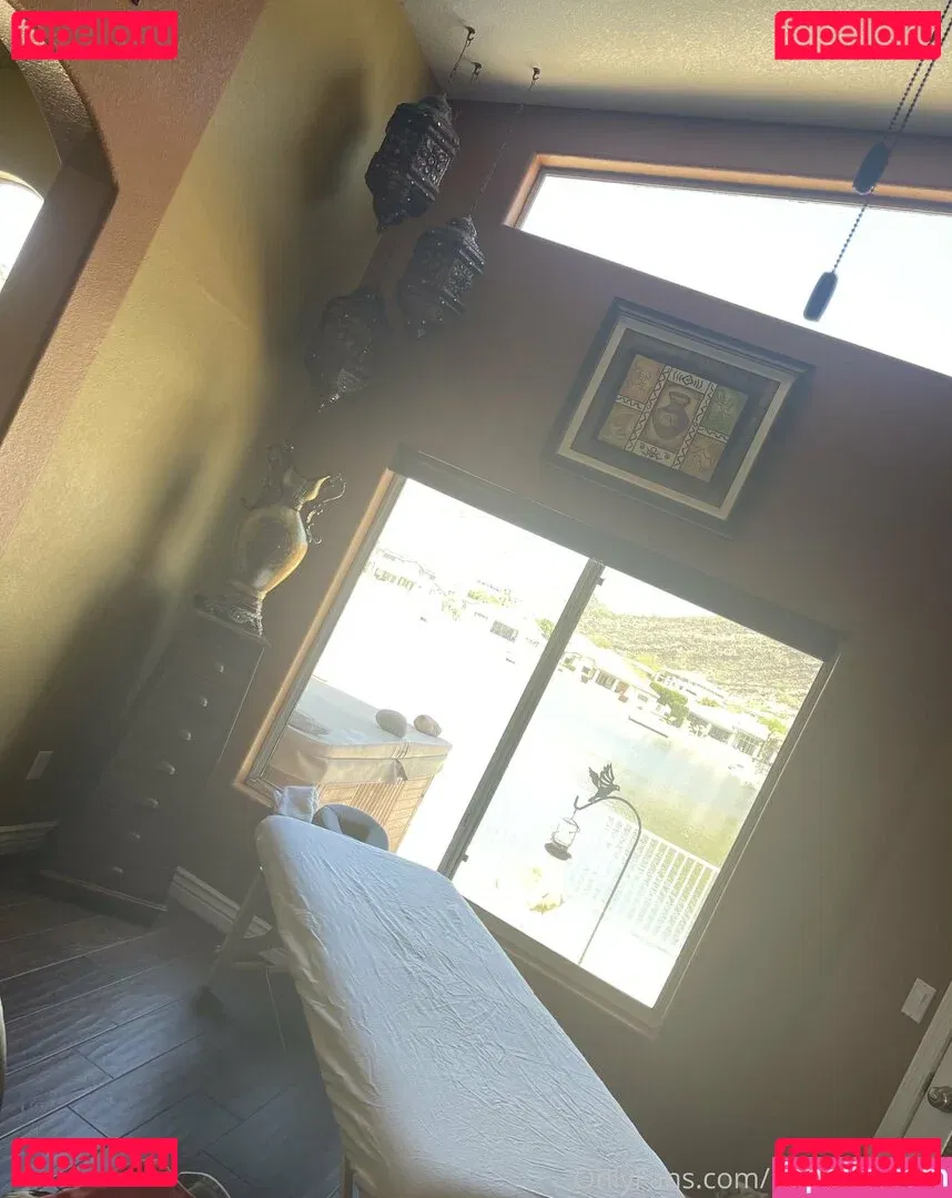 itskhloeexoxo Onlyfans Photo Gallery 