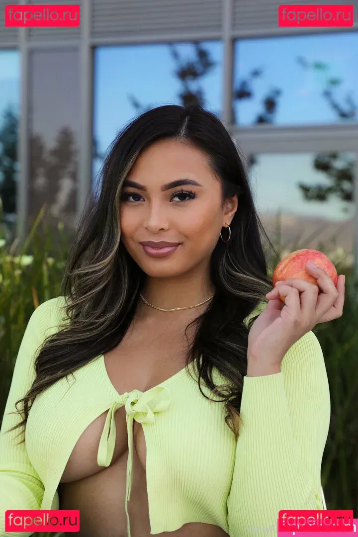 lindavo Onlyfans Photo Gallery 