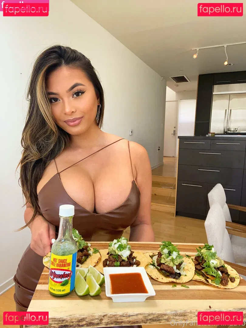 lindavo Onlyfans Photo Gallery 