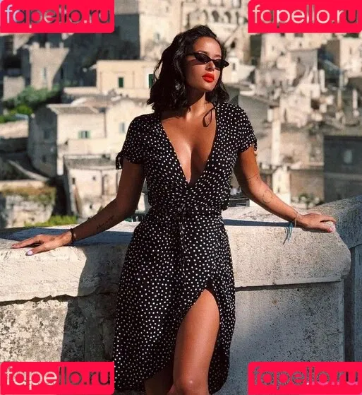 Karolina Meschino Onlyfans Photo Gallery 