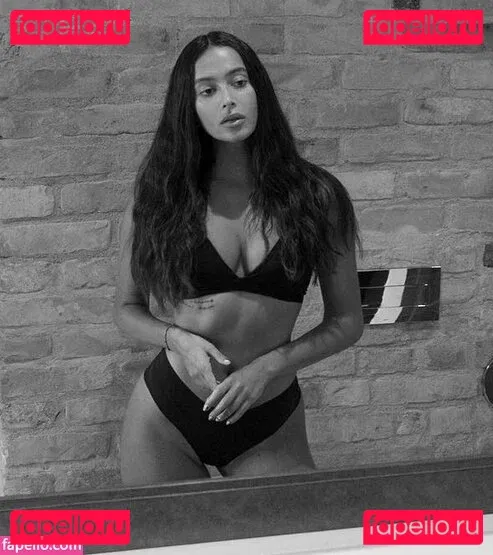 Karolina Meschino Onlyfans Photo Gallery 