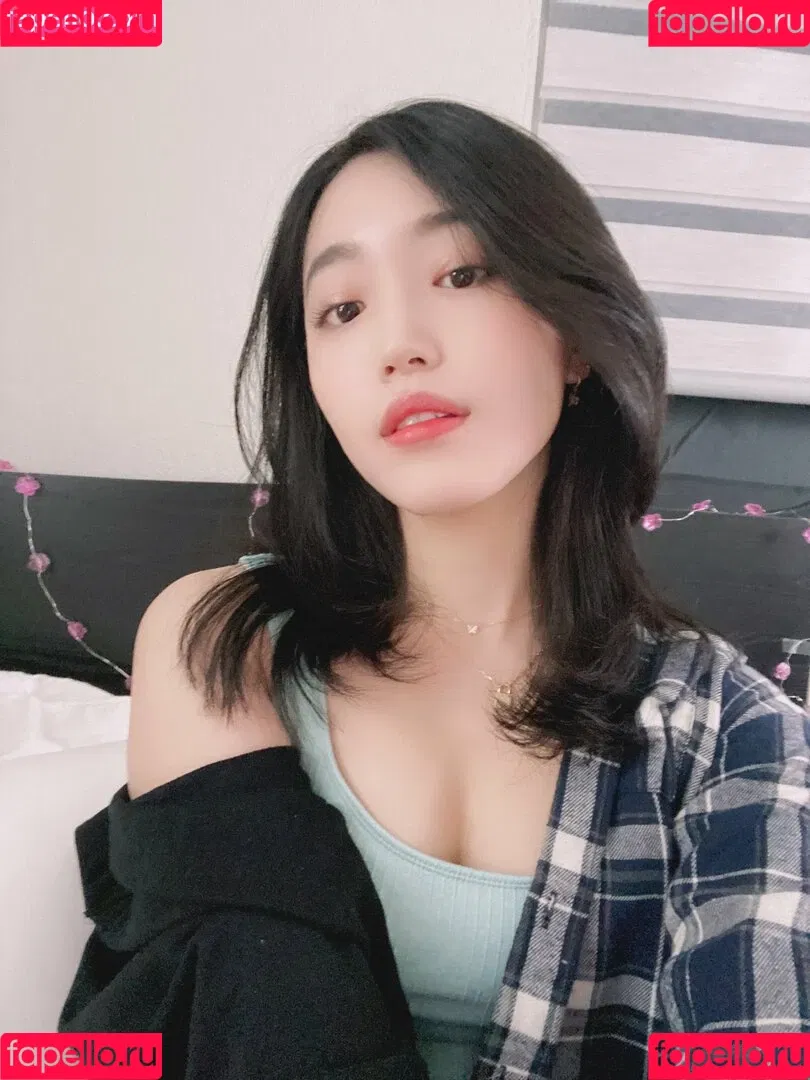 Yoojin Onlyfans Photo Gallery 