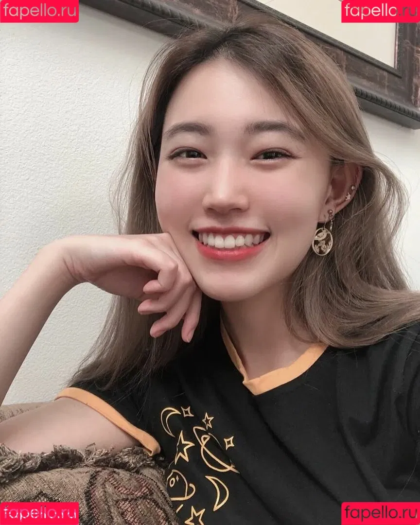 Yoojin Onlyfans Photo Gallery 