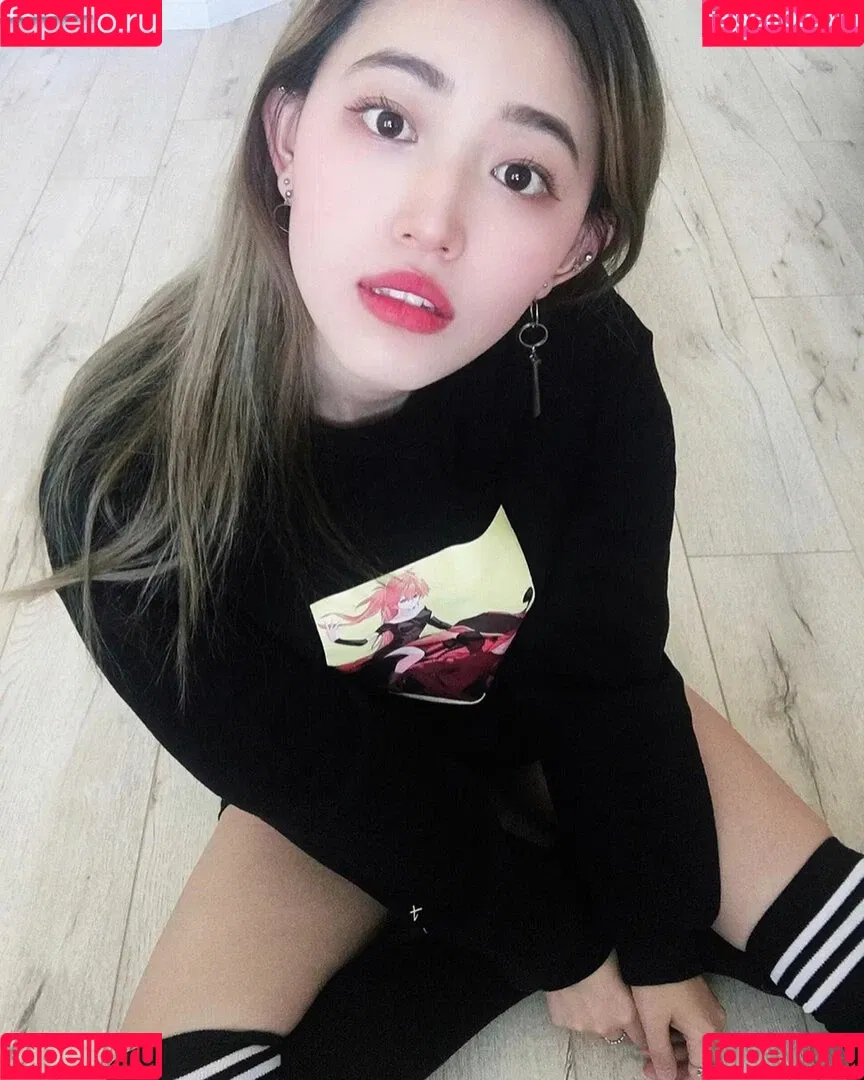Yoojin Onlyfans Photo Gallery 