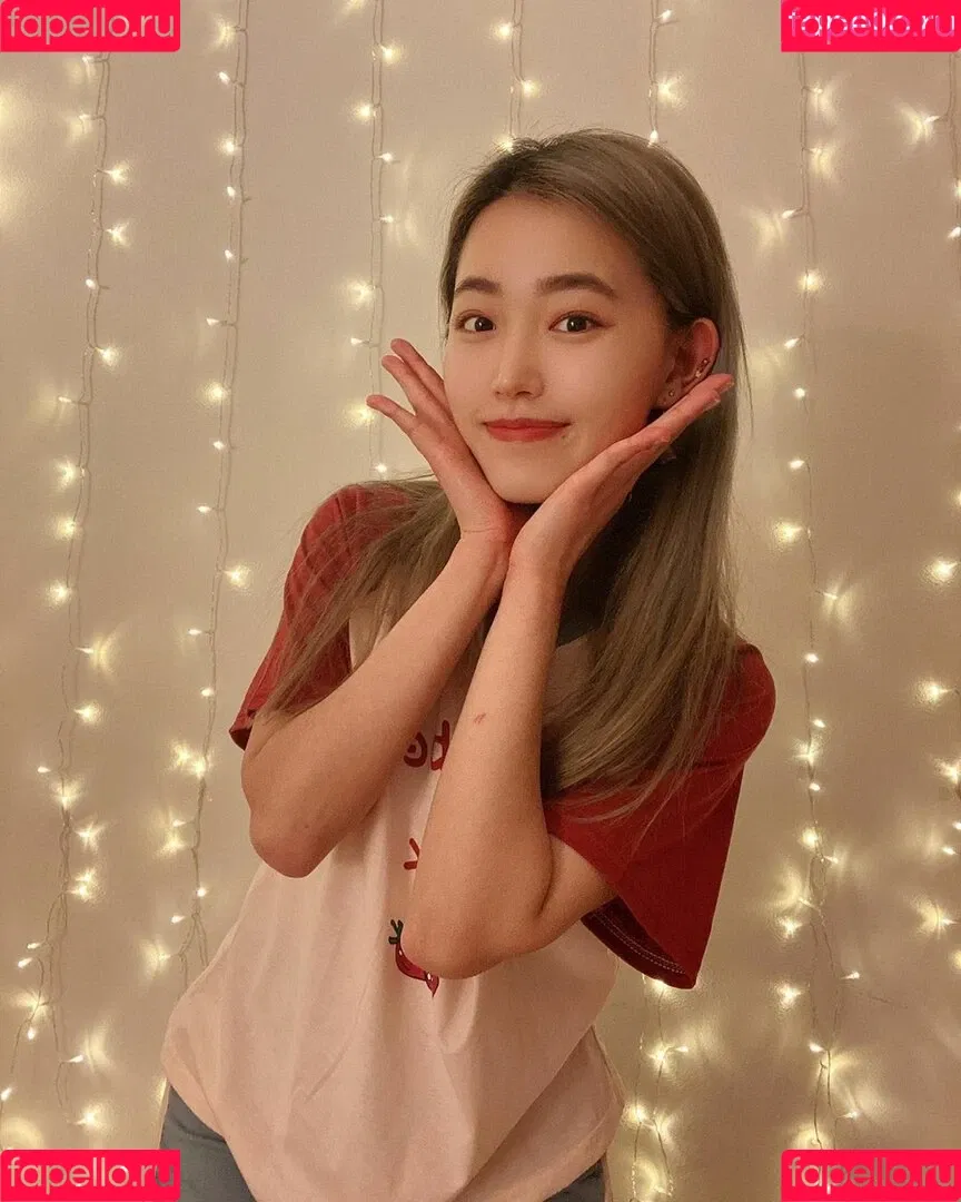 Yoojin Onlyfans Photo Gallery 
