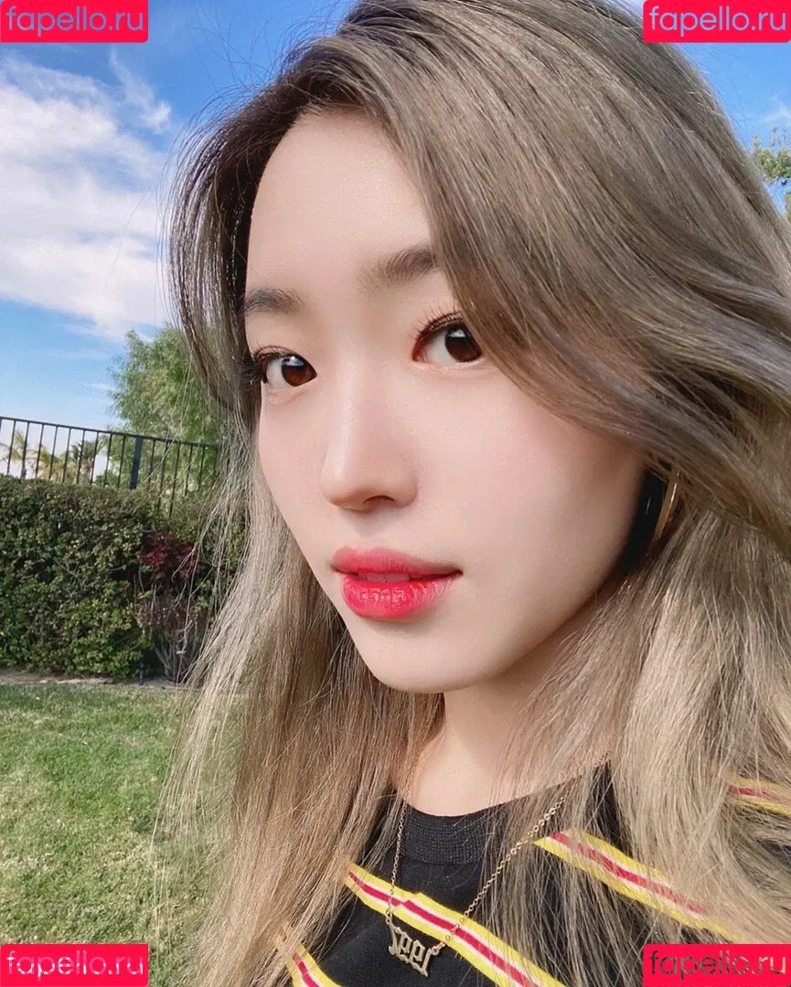 Yoojin Onlyfans Photo Gallery 