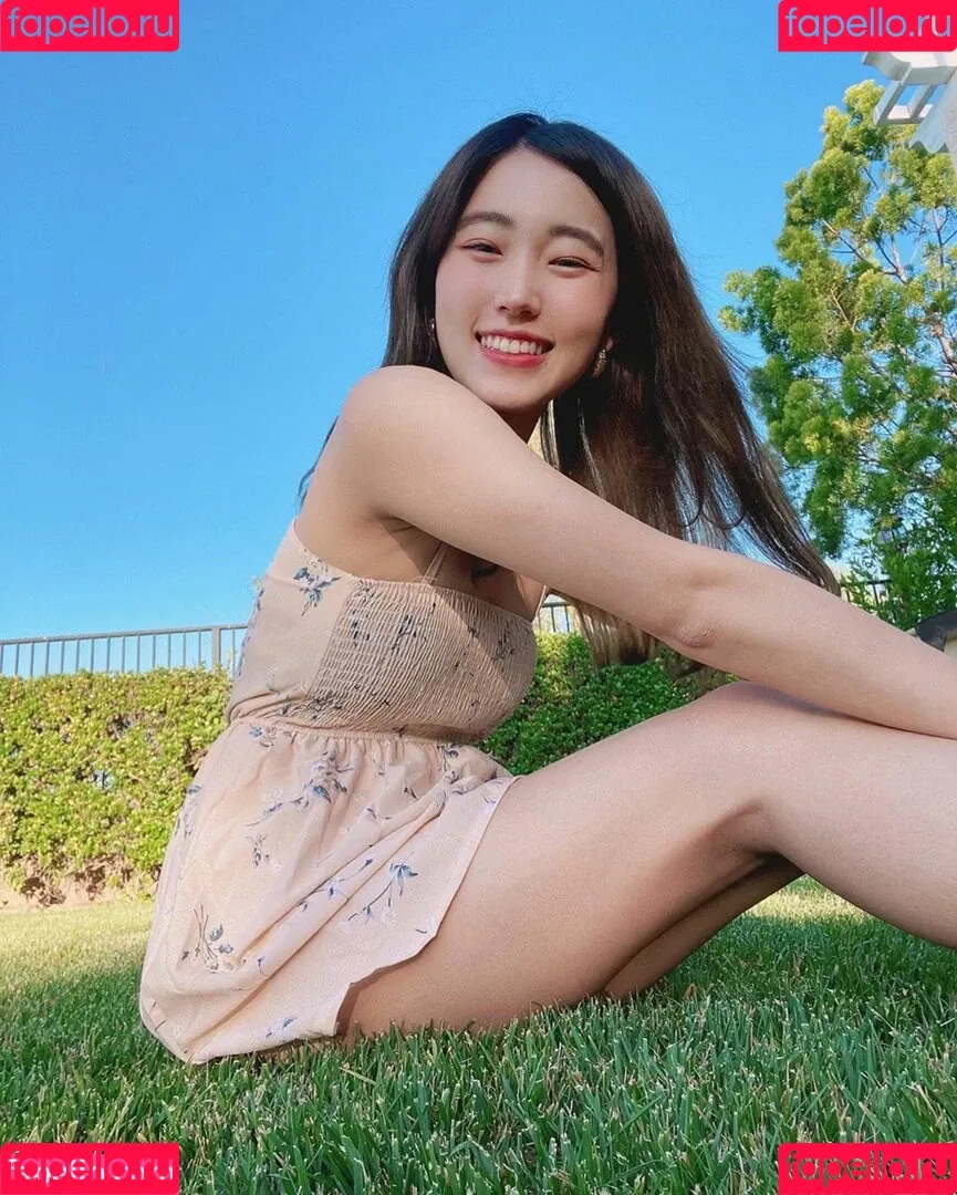 Yoojin Onlyfans Photo Gallery 