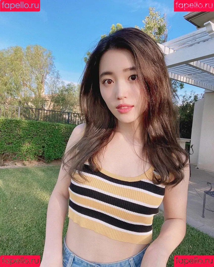 Yoojin Onlyfans Photo Gallery 