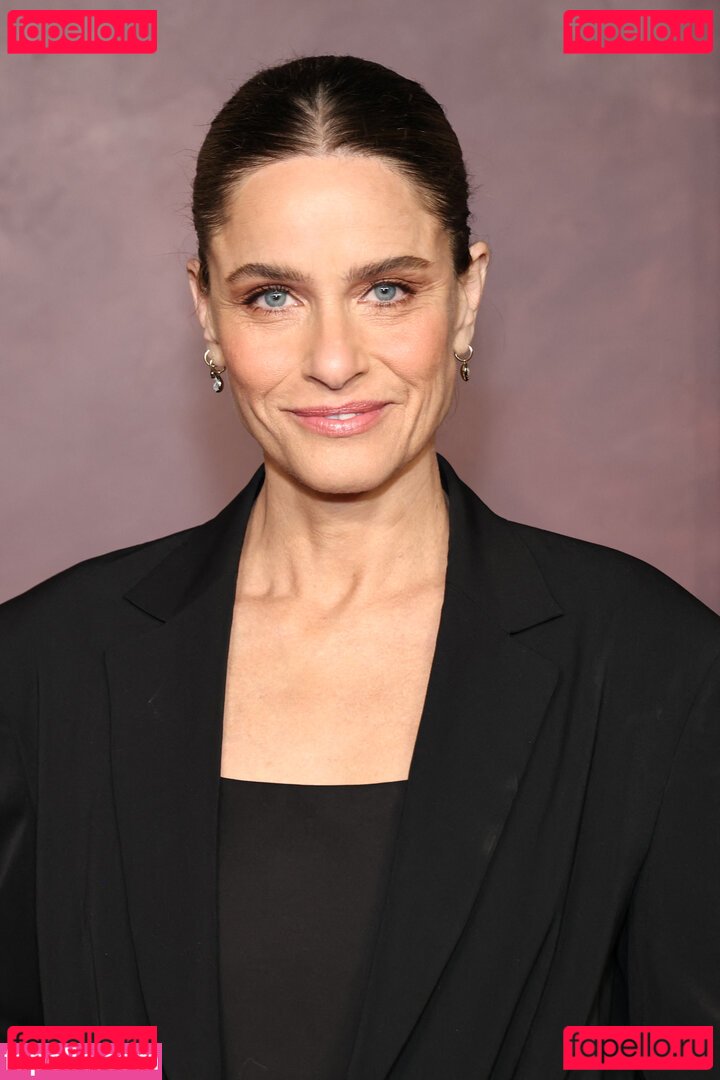 Amanda Peet Nude Onlyfans Photo 10