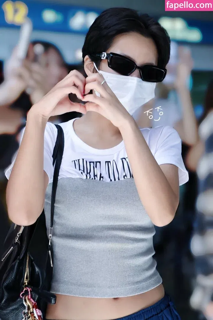 tiny.pretty.j Onlyfans Photo Gallery 