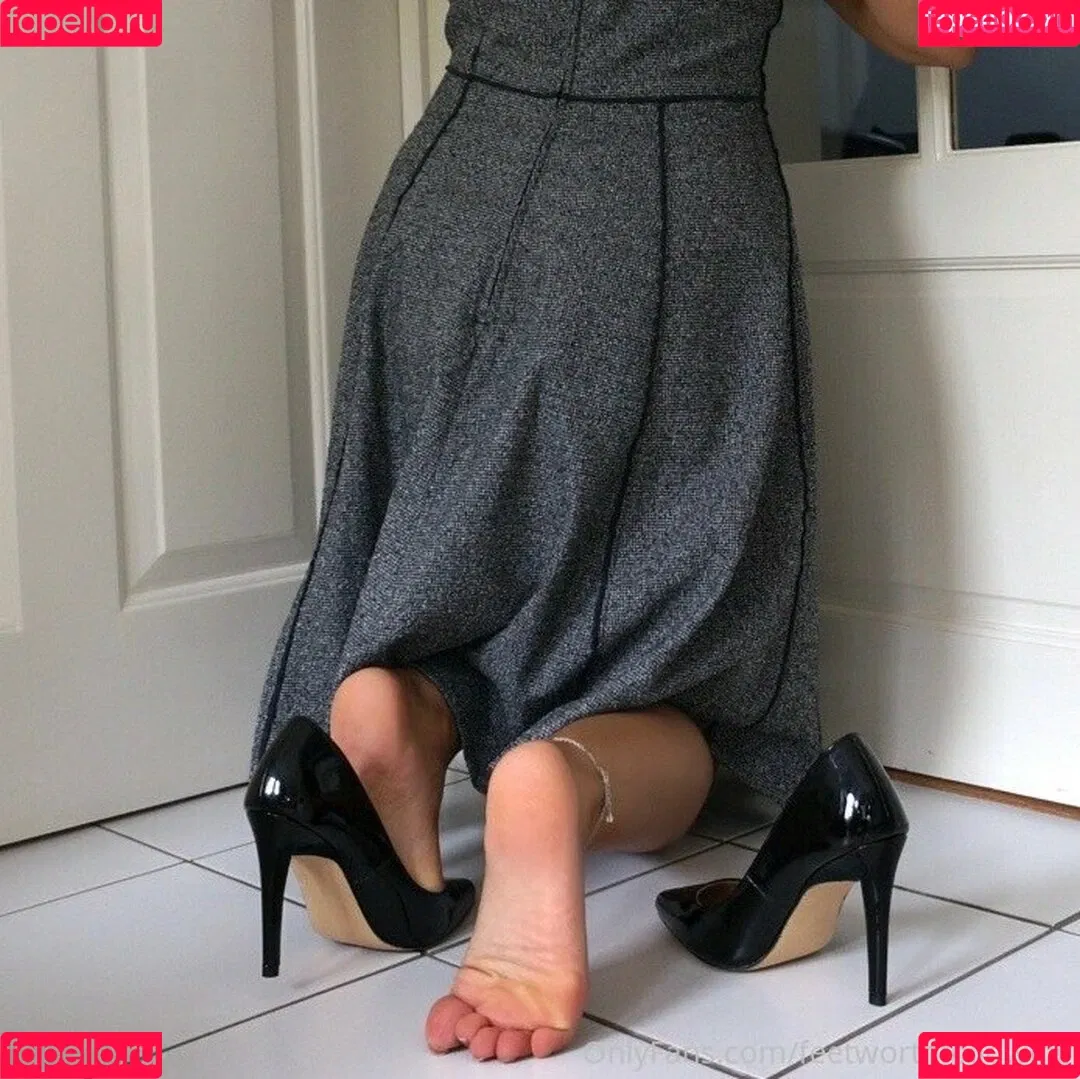 feetworthfollowing Onlyfans Photo Gallery 
