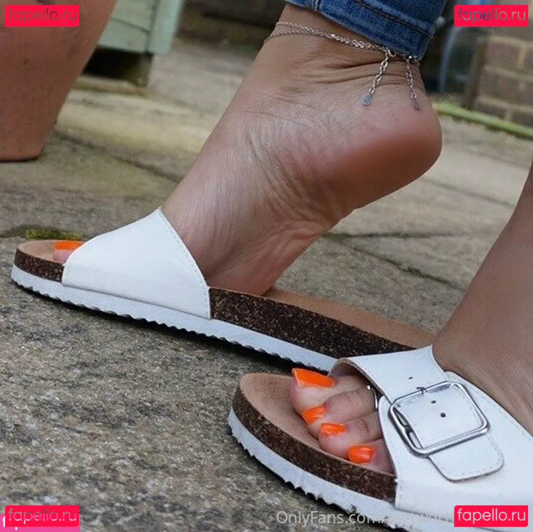 feetworthfollowing Onlyfans Photo Gallery 