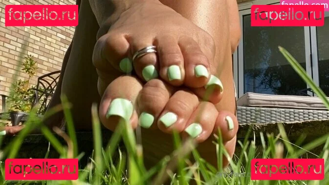 feetworthfollowing Onlyfans Photo Gallery 