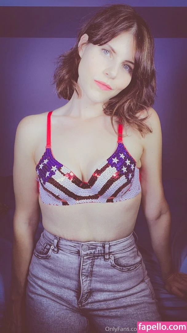 Country Christina Onlyfans Photo Gallery 