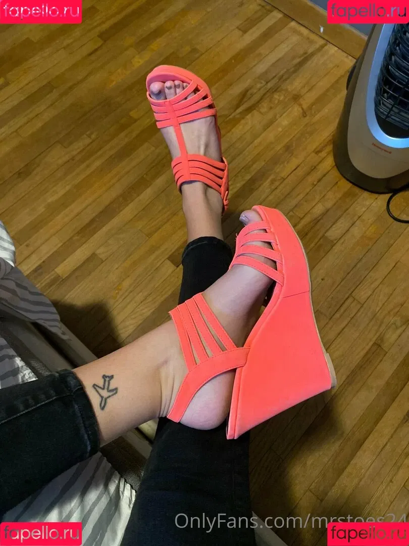mrstoes24 Onlyfans Photo Gallery 