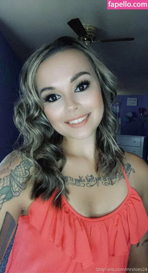 mrstoes24 Onlyfans Photo Gallery 