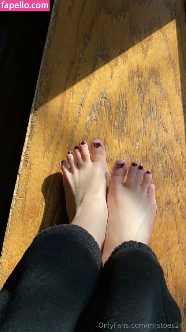 mrstoes24 Onlyfans Photo Gallery 