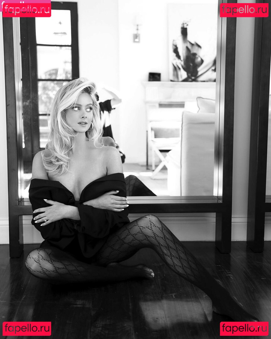 Hannah Godwin Nude Onlyfans Photo 5