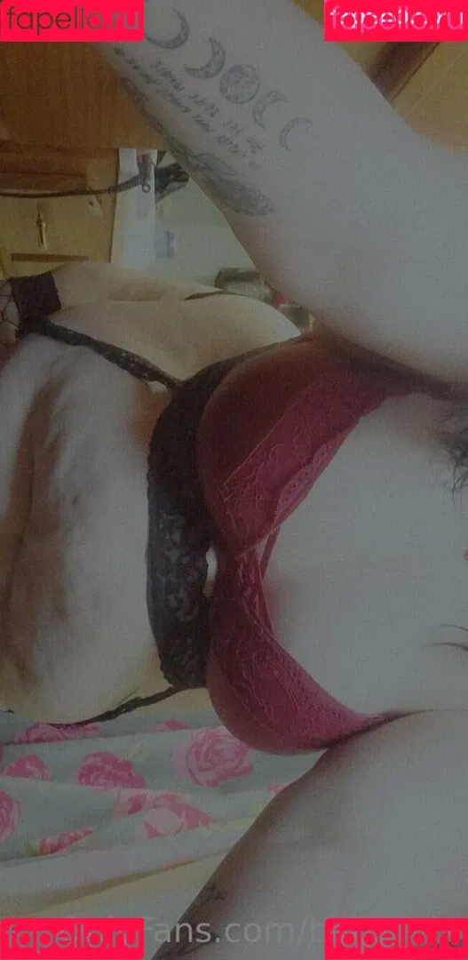 baby_vix Onlyfans Photo Gallery 