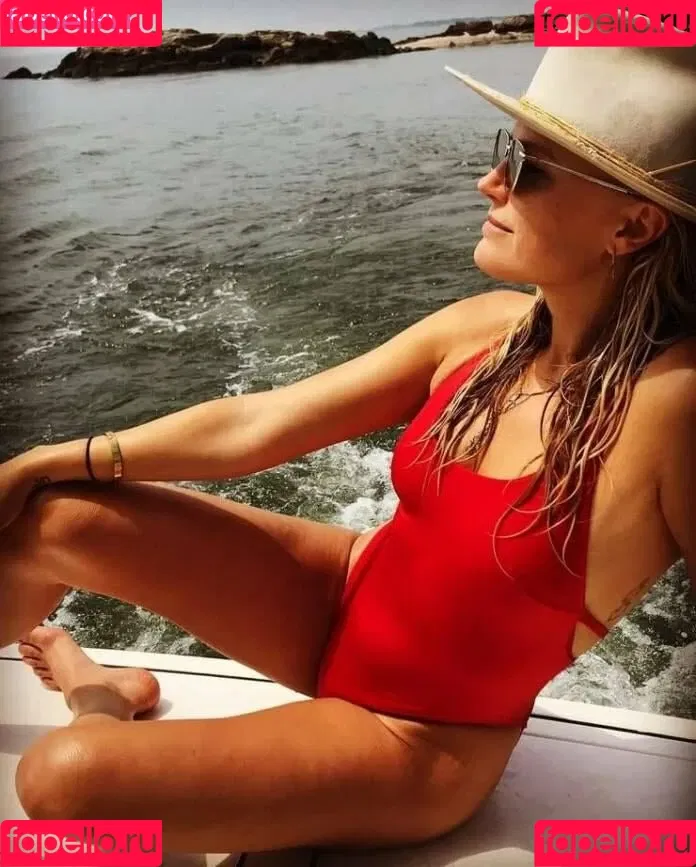 Malin Akerman Onlyfans Photo Gallery 