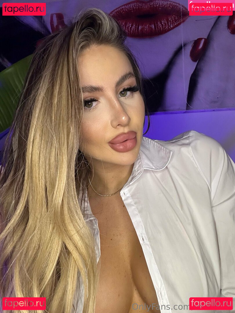 varabella Nude Onlyfans Photo 8