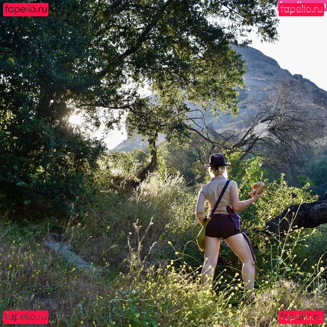 Genevieve Marie Onlyfans Photo Gallery 