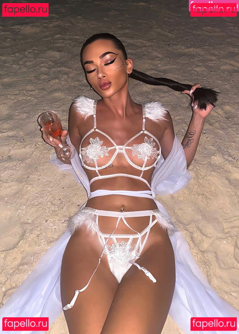 Yani Banny Nude Onlyfans Photo 35
