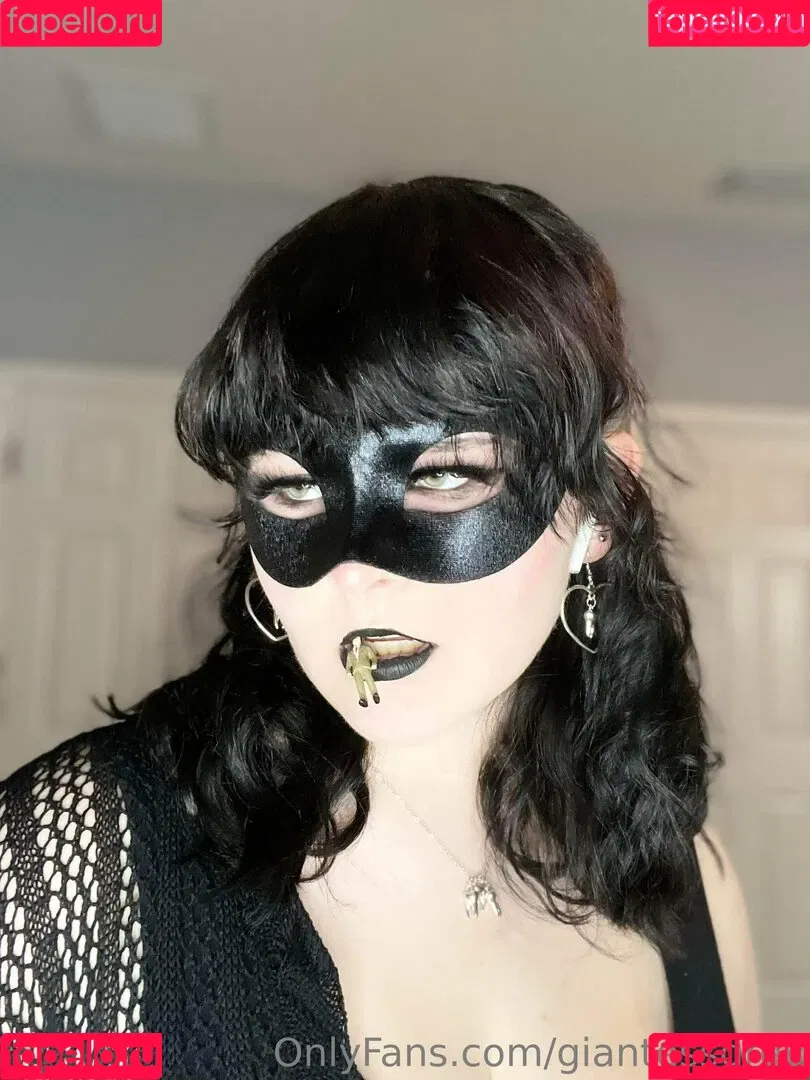 giantessgrey Onlyfans Photo Gallery 