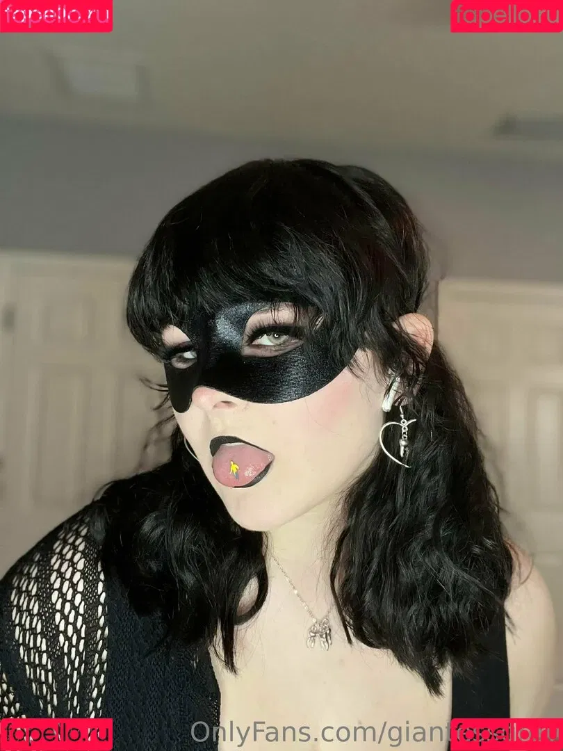 giantessgrey Onlyfans Photo Gallery 