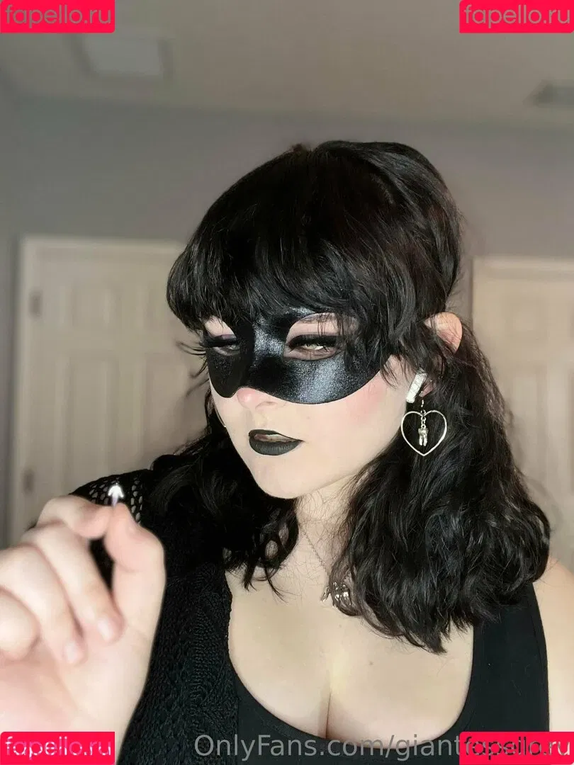 giantessgrey Onlyfans Photo Gallery 