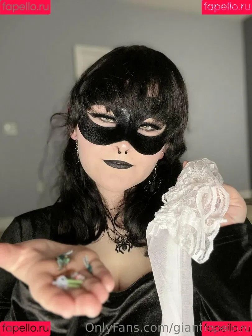 giantessgrey Onlyfans Photo Gallery 
