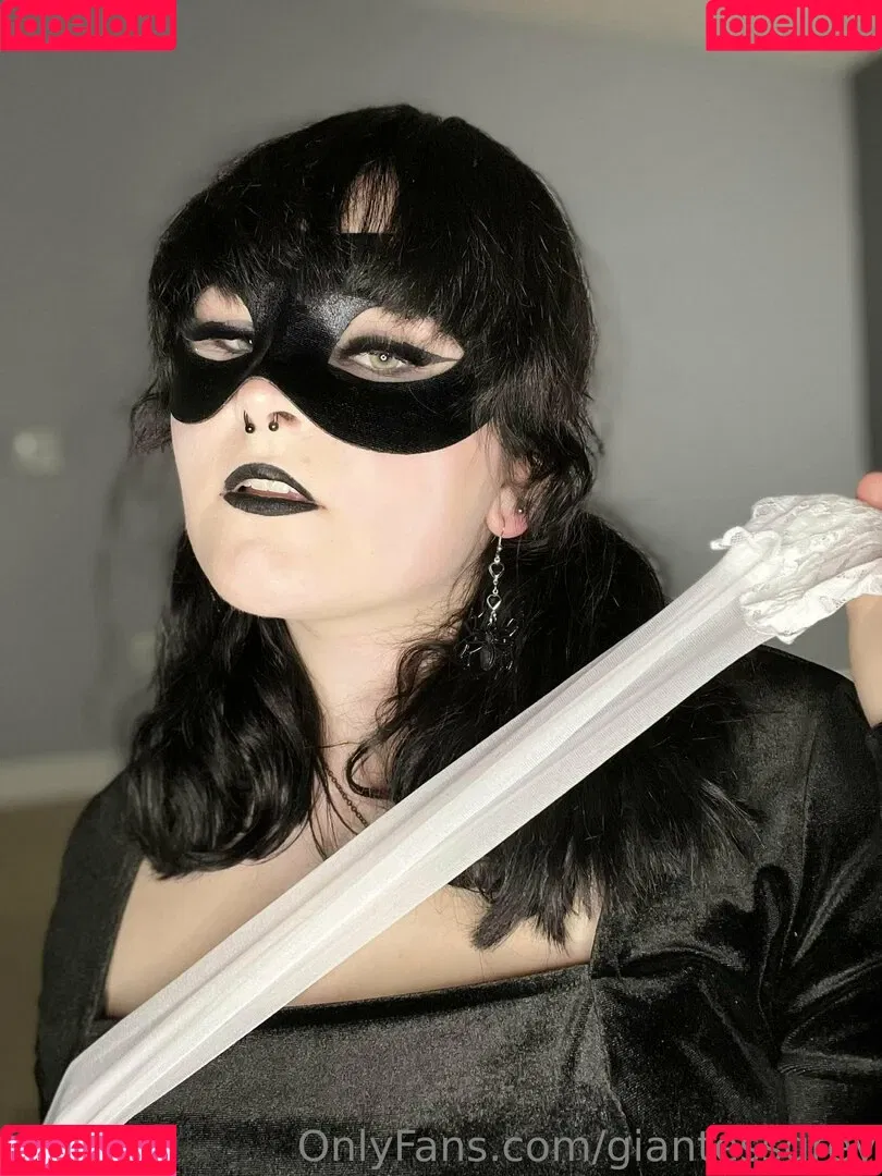 giantessgrey Onlyfans Photo Gallery 