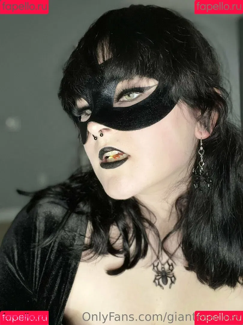 giantessgrey Onlyfans Photo Gallery 